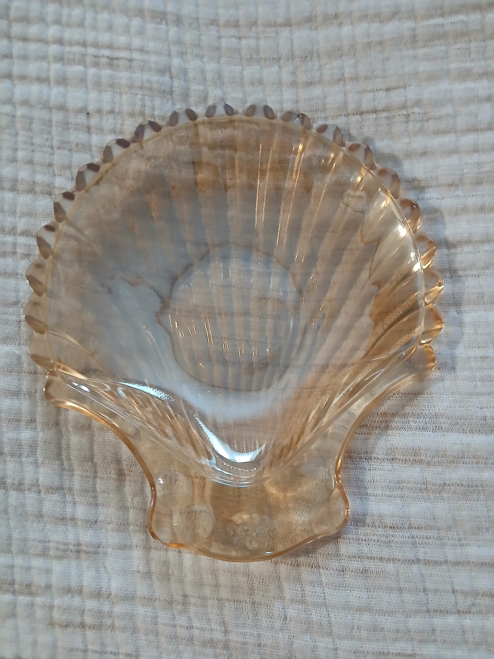 Jeanette Glass Marigold Shell Accent Bowl/ Vintage Trinket Bowl